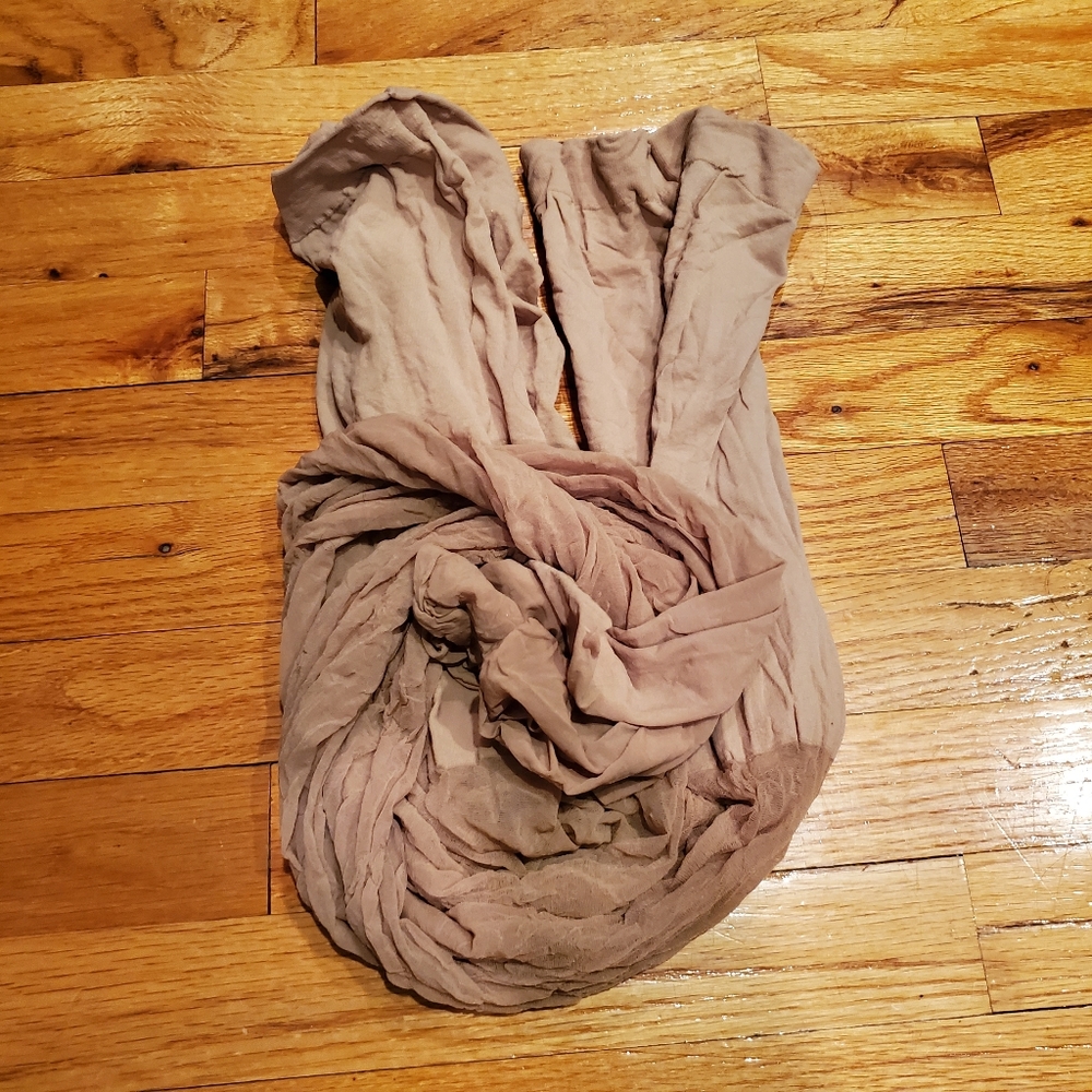 L'eggs sheer pantyhoses NWOT